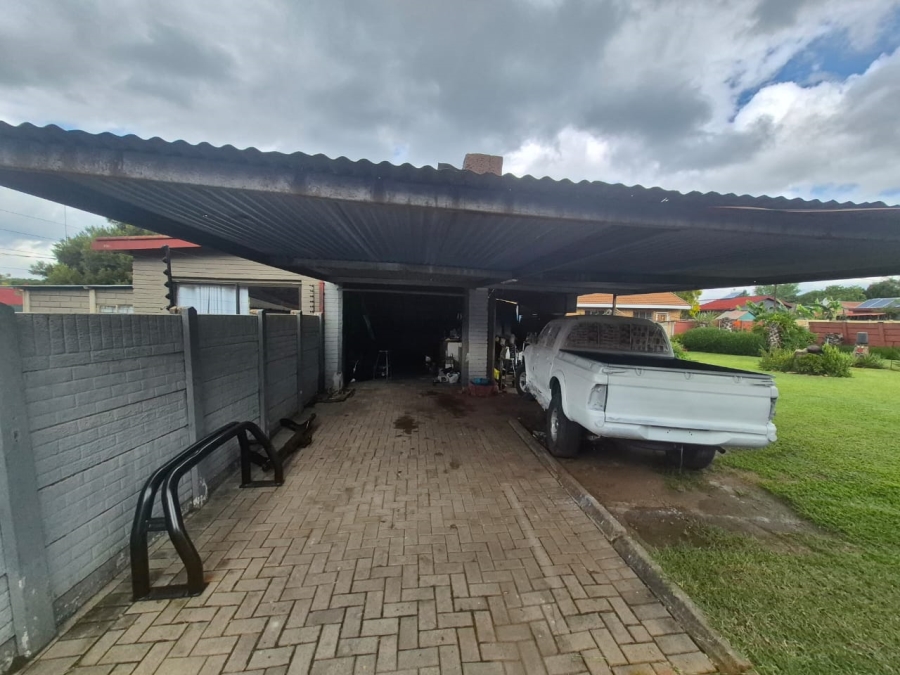 3 Bedroom Property for Sale in Oos Einde North West